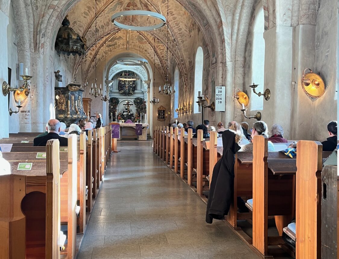 Gudstjänst i Spånga kyrka.