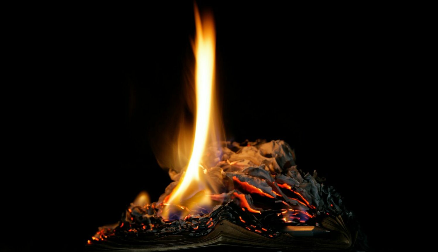 Brinnande bok
