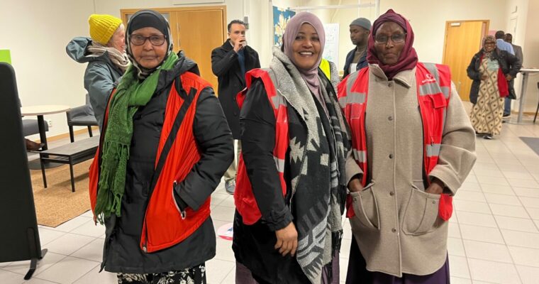 Tre mammor rustade för nattvandring