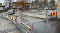 Vägarbete vid infarten till Rinkeby Centrum.