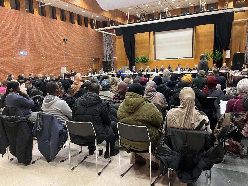 Ett fullsatt Tensta träff.