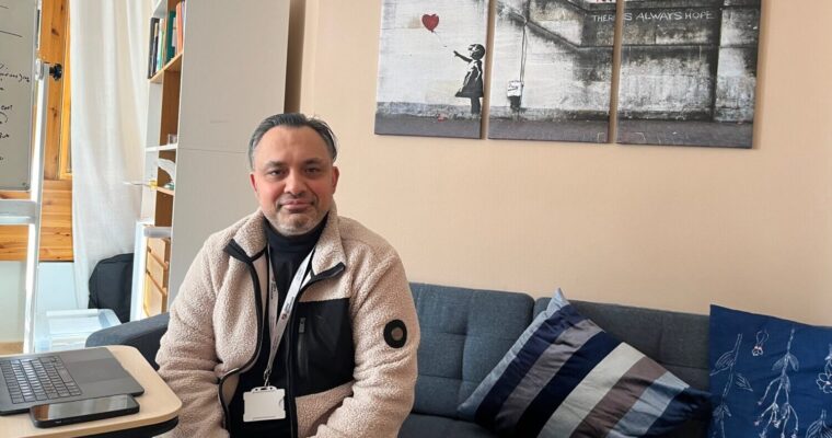 Iman Ehsani är rektor på Järva gymnasium.