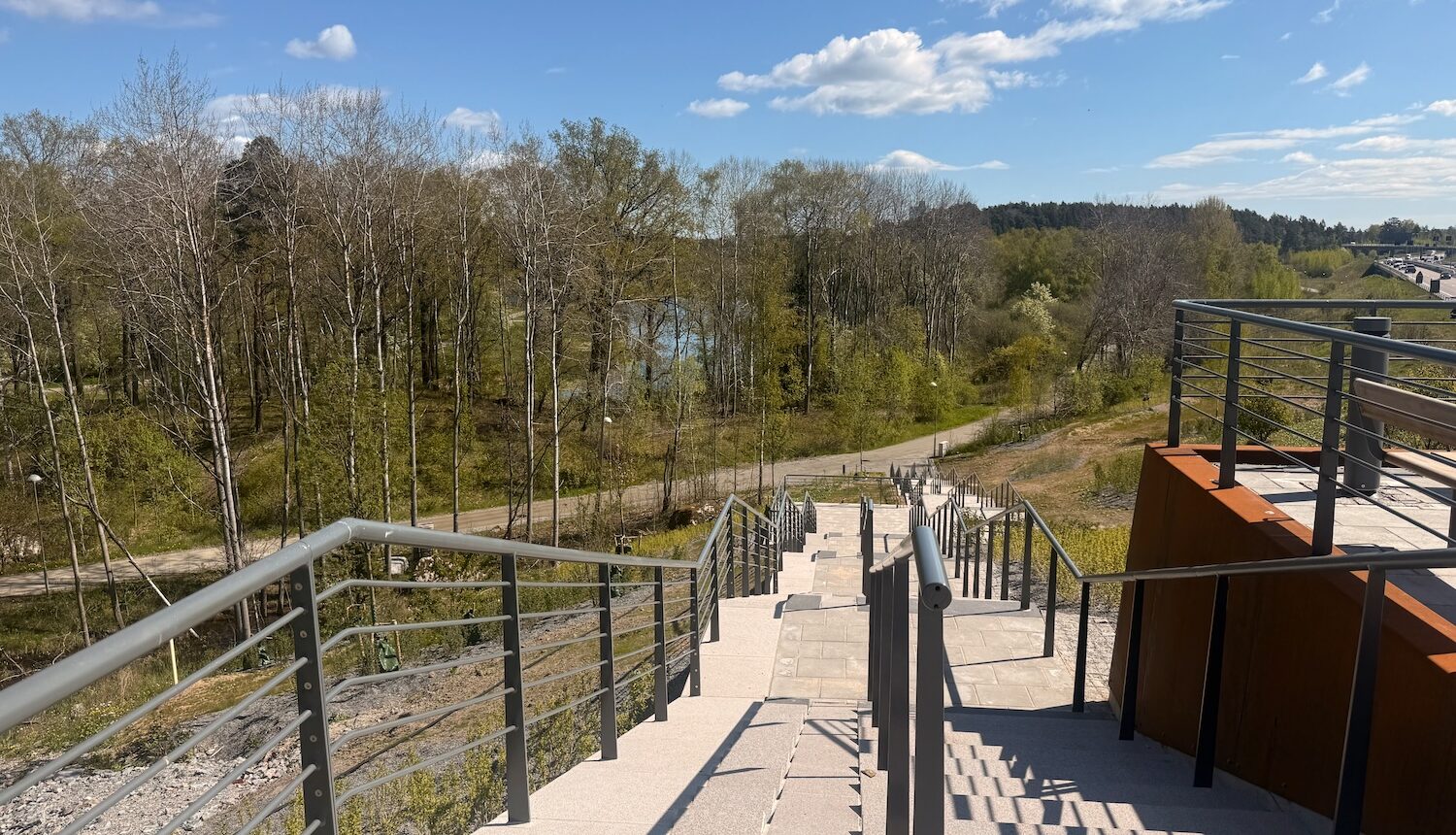 Nya trappan ner till Järvafältet