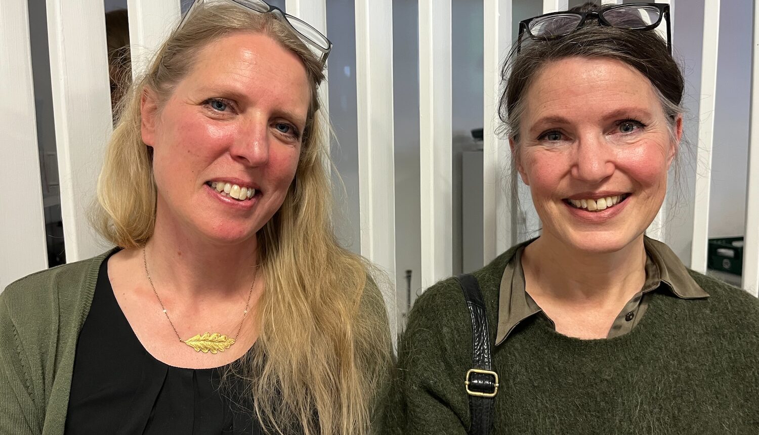 Karin Skoog och Kristina Sandberg under Rinkeby bokfestival.