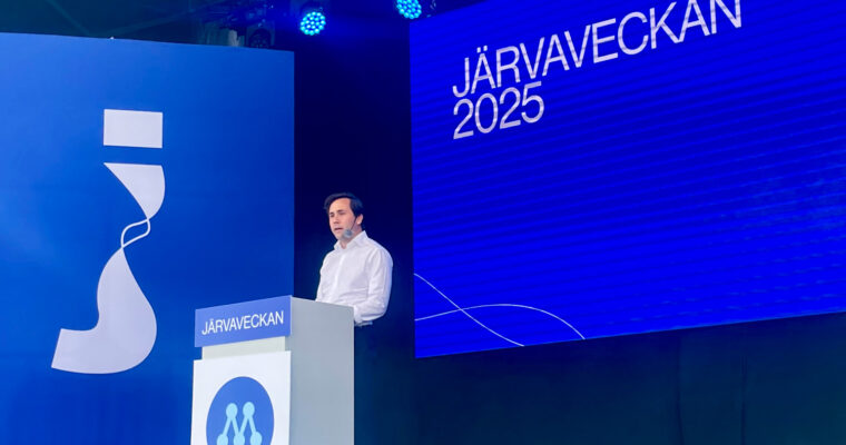 Benjamin Dousa talade för Moderaterna på Järvaveckan