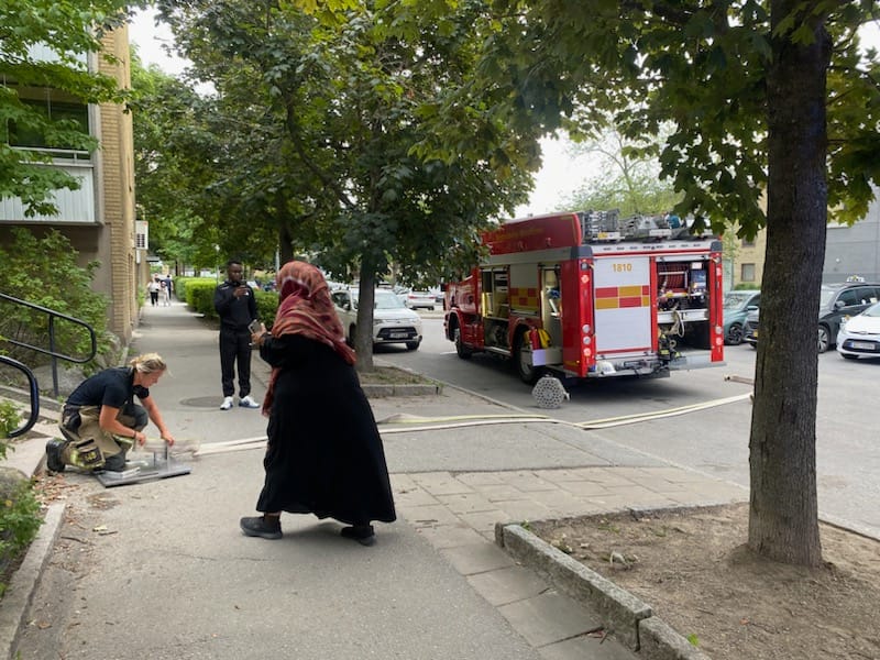Brand i en lägenhet ovanför Wahan Livs i Rinkeby.