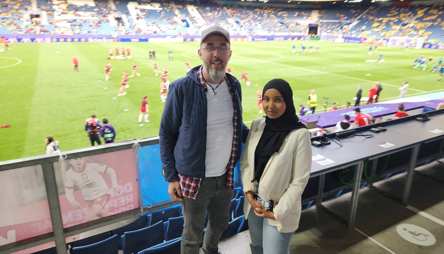 Philip O'Connor och Jasmin Nuur under EM i fotboll i Schweiz.