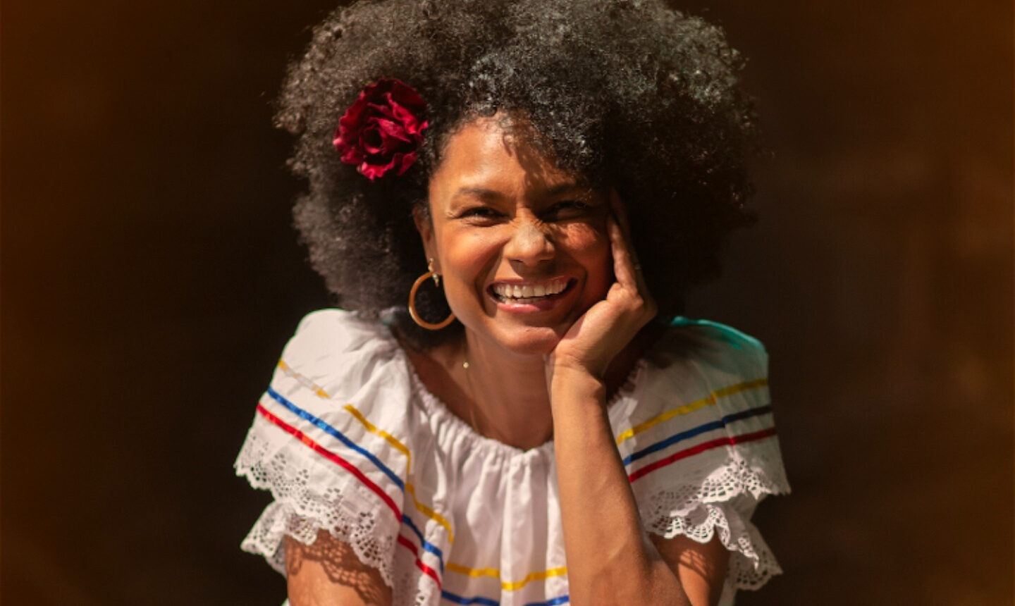 Leende kvinna i halvfigur, hon heter Diva Cruz.