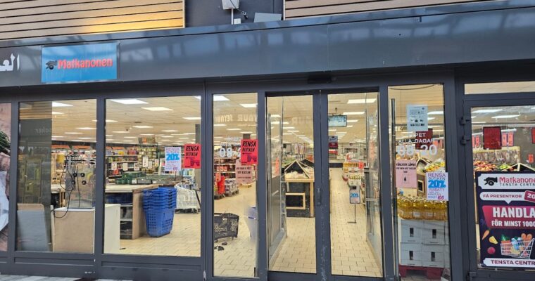 Butiken fotograferad utifrån.