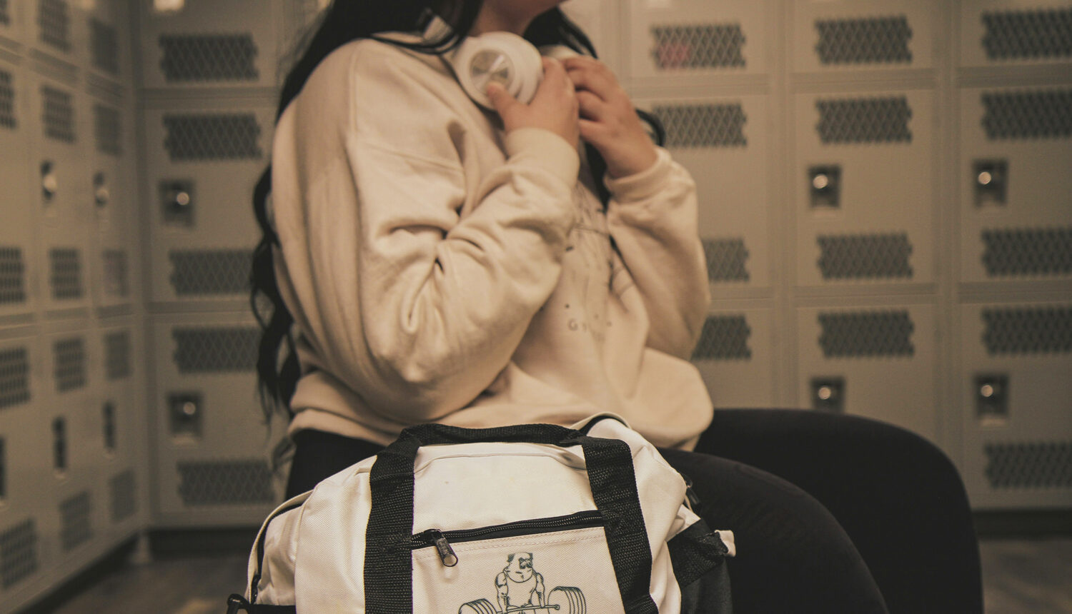 Tjej i omklädningsrum