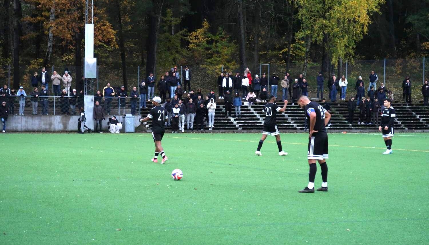 Silva ska slå en frispark i matchen mot Håbo.