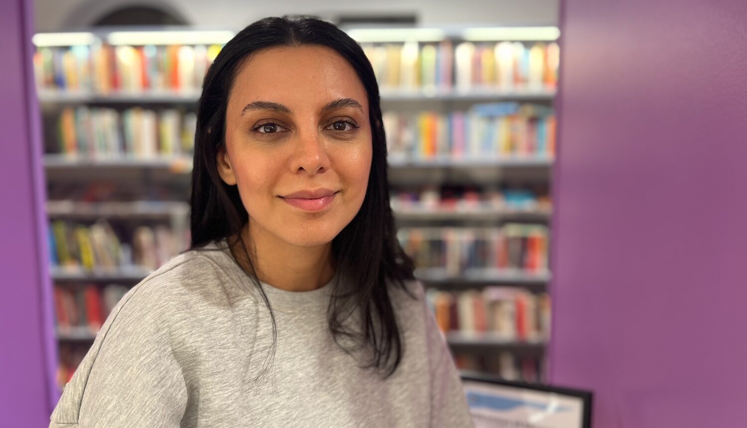 Dona Hariri i Husby bibliotek.