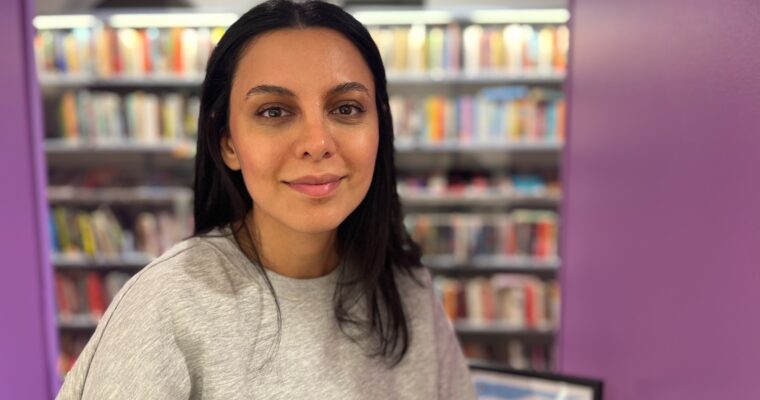 Dona Hariri i Husby bibliotek.