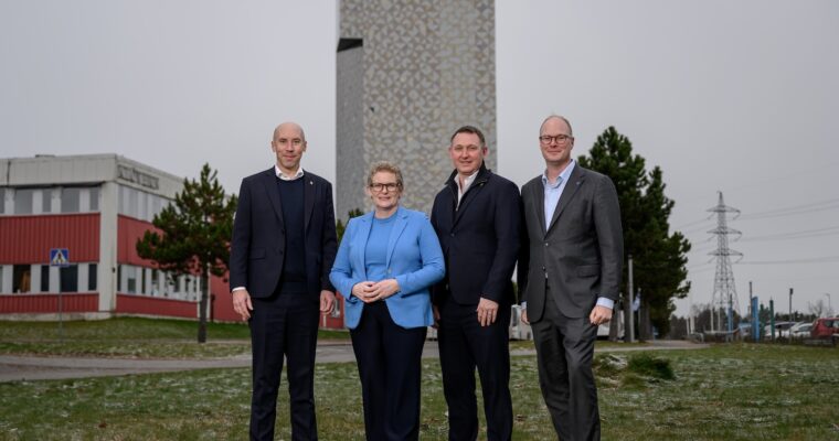 SvFF:s ordförande Simon Åström, Karin Wanngård (S), finansborgarråd. SvFF:s fotbollschef Kim Källström, och Anders Österberg (S), biträdande finansborgarrådFoto: Simon Hastegård / BILDBYRÅN