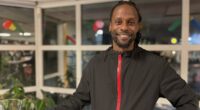 Martin Mutumba när han var i Rinkeby bibliotek och pratade om sin bok.