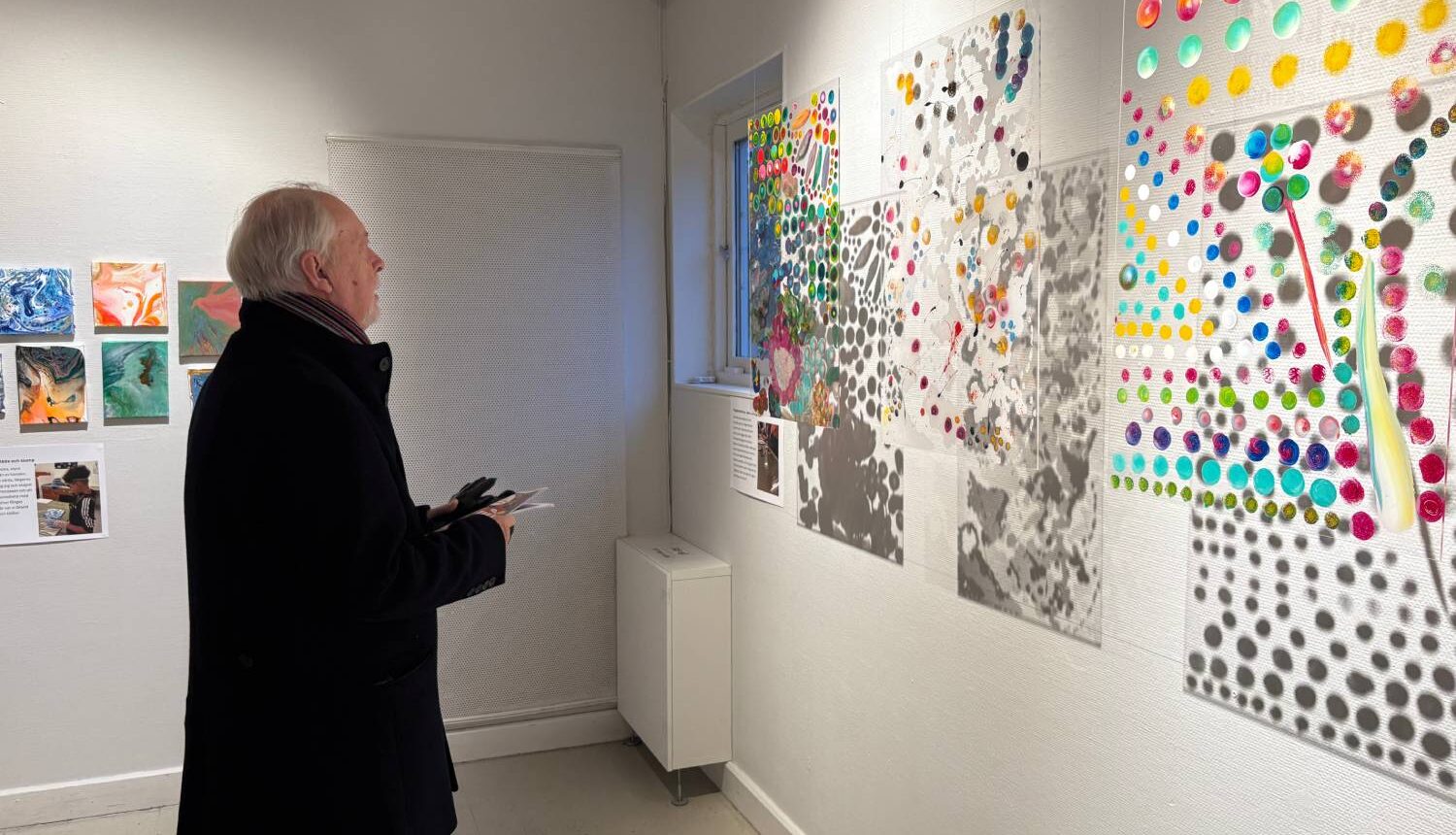 Bo Lundkvist på Vernissage Konstkraft november 2025 Husby konsthall