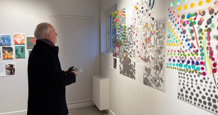 Bo Lundkvist på Vernissage Konstkraft november 2025 Husby konsthall