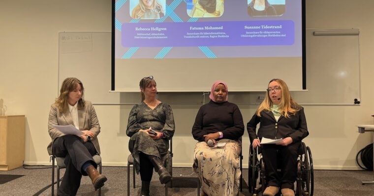 Fyra kvinnor i panelen.