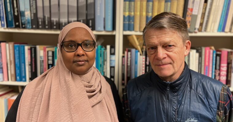 Fardosa Omar och Carl Hamilton.