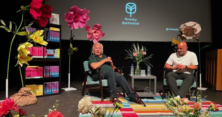 Jan Guillou och Mohamed El Abed under Rinkeby bokfestival.