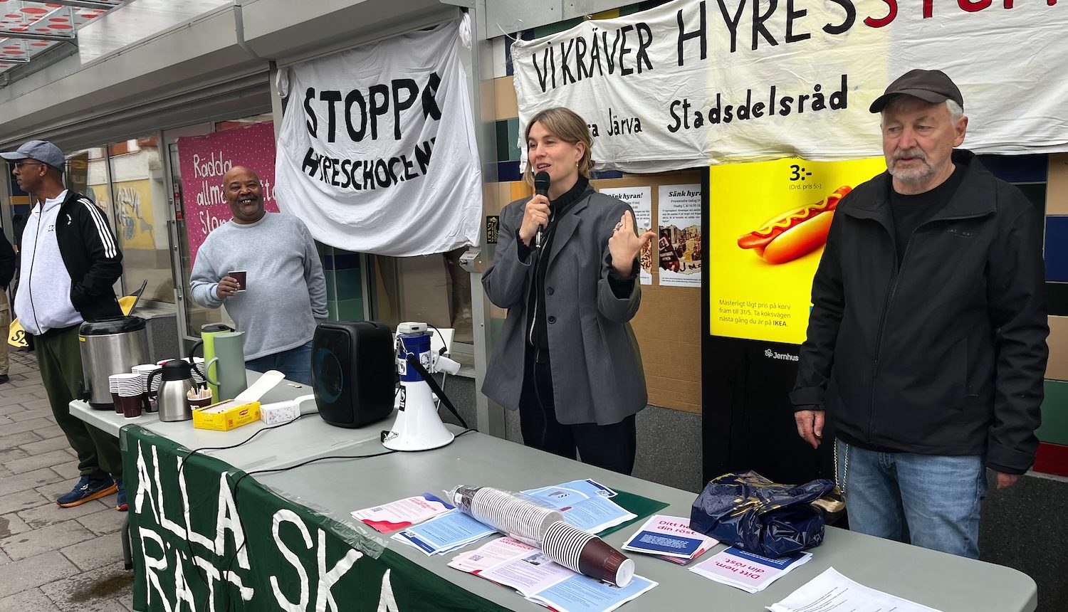 Hedvig Wiezell talade på mötet för hyressänkningar.