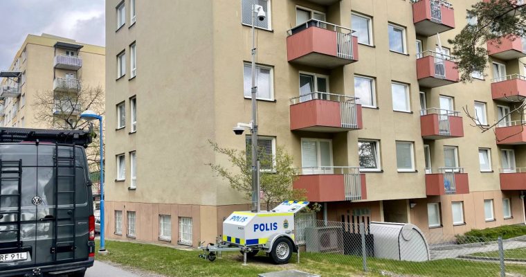 Polisen övervakar adressen i Tensta efter sprängningen