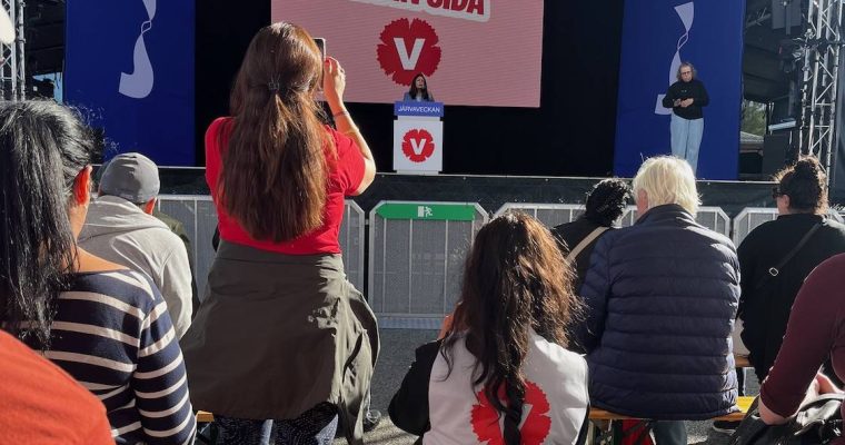 Nooshi Dadgostar först ut på Järvaveckan 2026.
