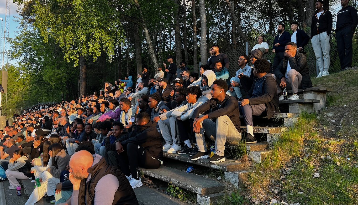 Fullsatt på Knutby BP på fredagskvällen.
