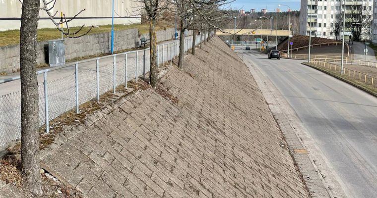 Hagstråket som det ser ut idag med betongslänter.