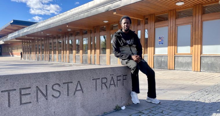 Ahmed Abdukader utanför Tensta Träff