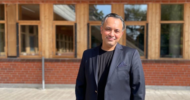 Iman Ehsani, rektor för Järva Gymnasium.a