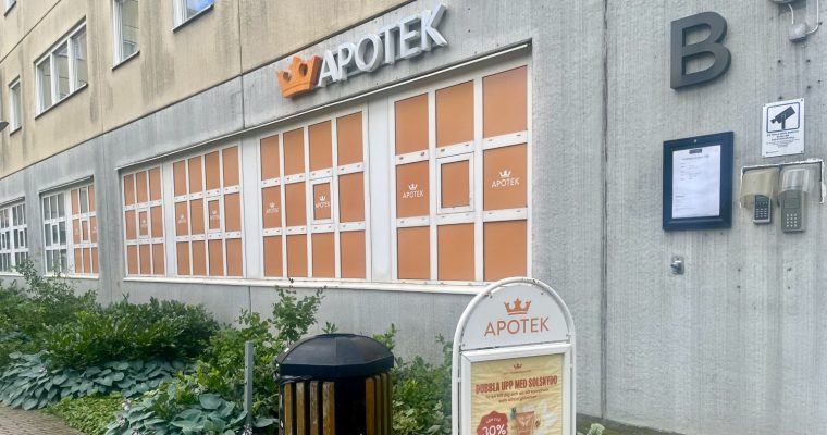 Apoteket Kronan på Rinkebysvängen.