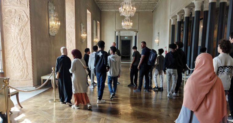 Ungdomarna i den eritreanska muslimska föreningen Jalia har gjort flera studiebesök inför valet.