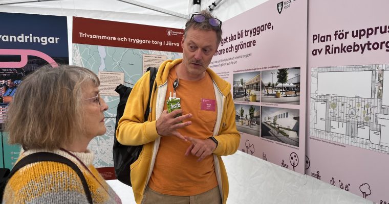 Dine samtalr med arkitekten i ett partytält på Rinkeby torg.